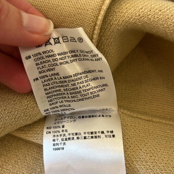 Toteme monogram button fine wool cardigan - Picture 9 of 12